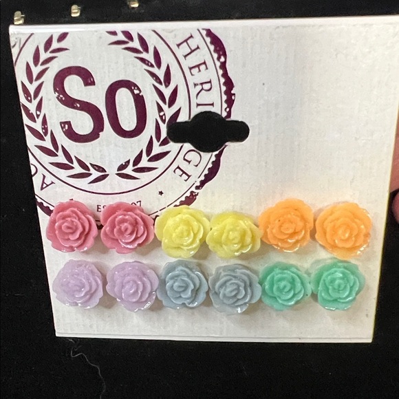SO Multicolor Rose Stud Earrings Set - Picture 4 of 4